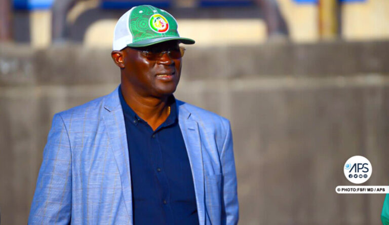 Lire la suite à propos de l’article Football : Augustin Senghor réélu par acclamation au Comité exécutif de la CAF