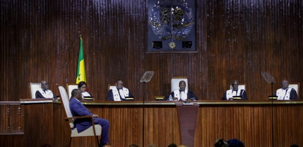 Lire la suite à propos de l’article Candidatures à la Présidentielle 2024 : Macky Sall envoie la responsabilité au Conseil constitutionnel