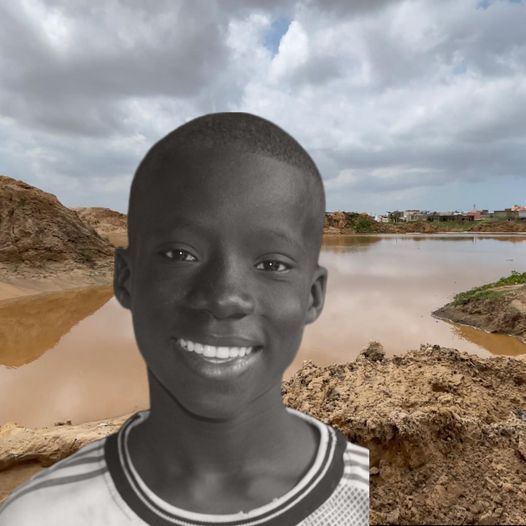 Lire la suite à propos de l’article Urgent : Sangalkam le Jeune Pape Malick s’est noyé au Bassin Oasis de Darou Thioub.