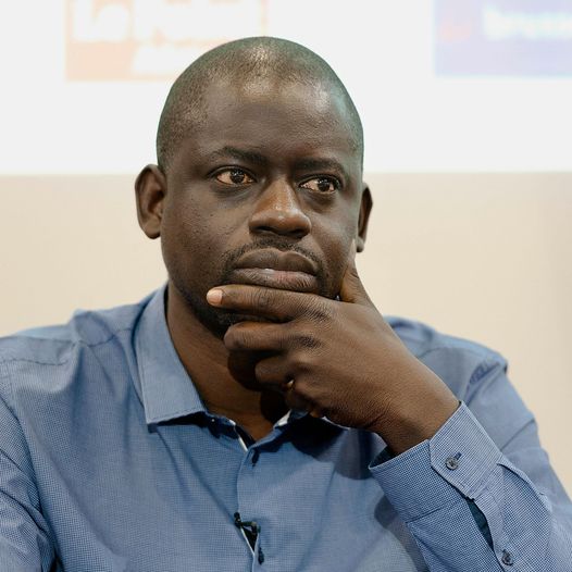 Lire la suite à propos de l’article NOUS TENIR ÉVEILLÉS,  par   Felwine  Sarr