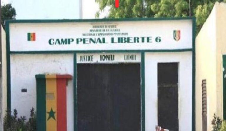 Lire la suite à propos de l’article Communiqué:  CAMP PÉNAL LA DIRECTRICE ET SON ADJOINTE UTILISENT DES GANGS POUR AGRESSER PHYSIQUEMENT LES DÉTENUS POLITIQUES